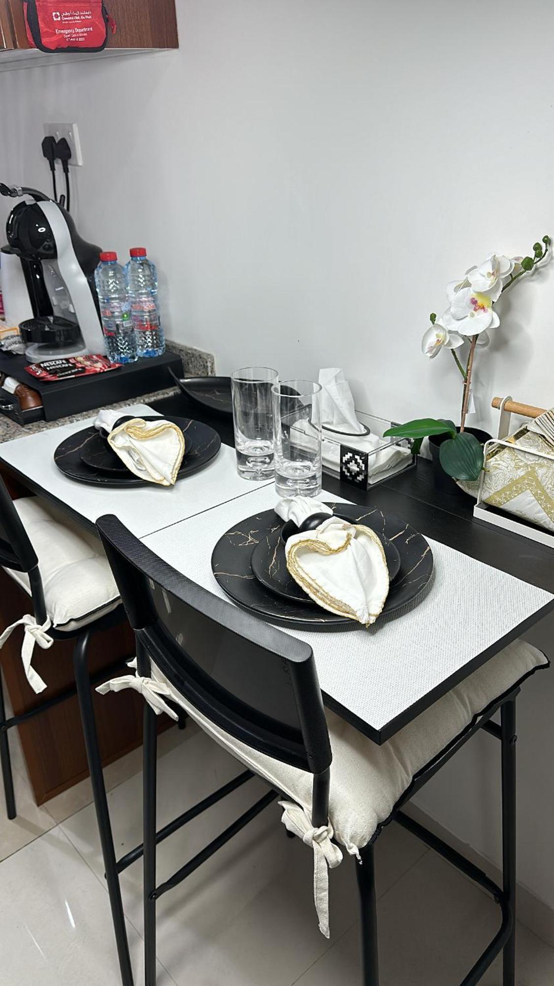 Apartment New! Next To Airport & Yas Island