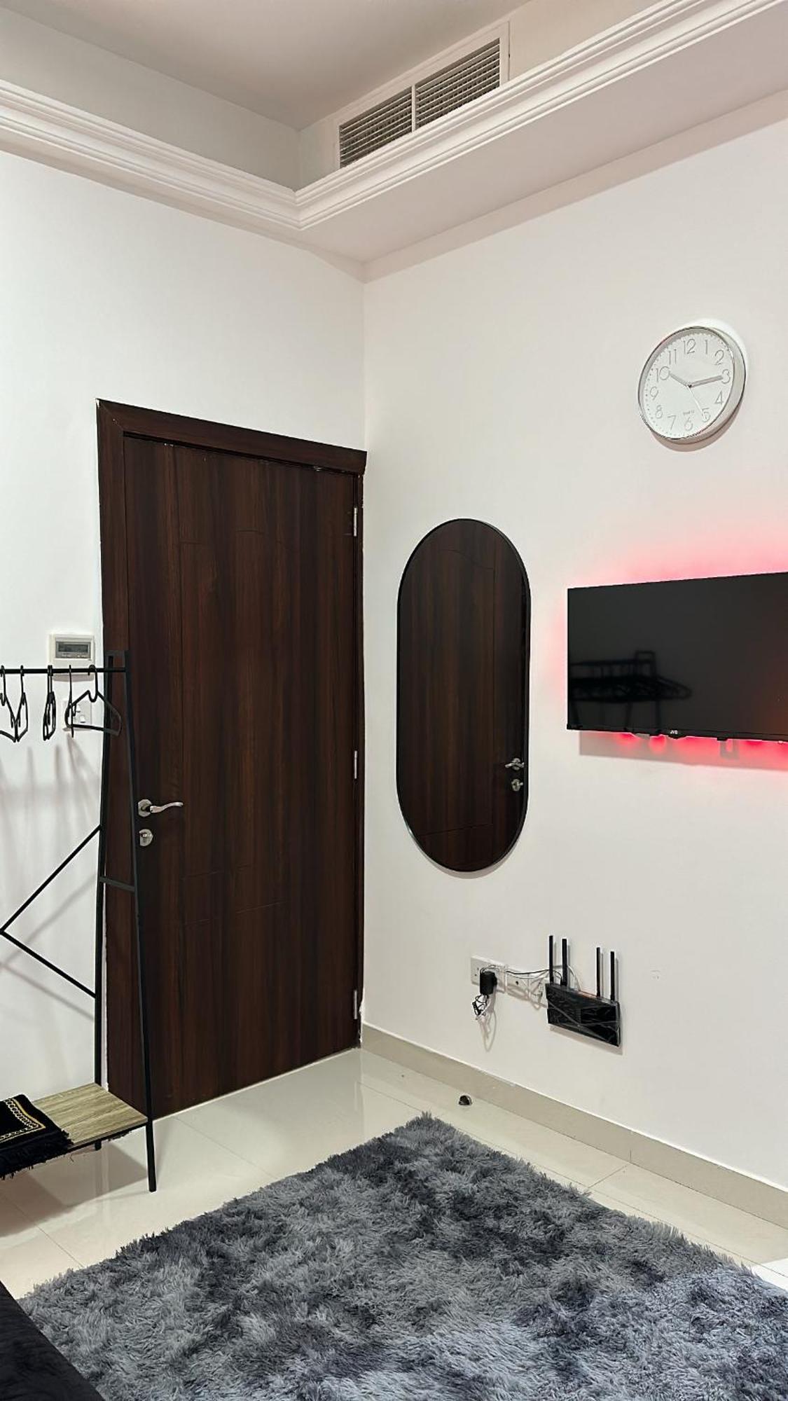 New! Next To Airport & Yas Island Apartment